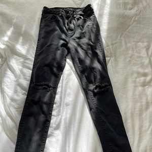 American Eagle Black Super Stretch Skinny Jeans, Size 8 (Extremely Stretchy).
